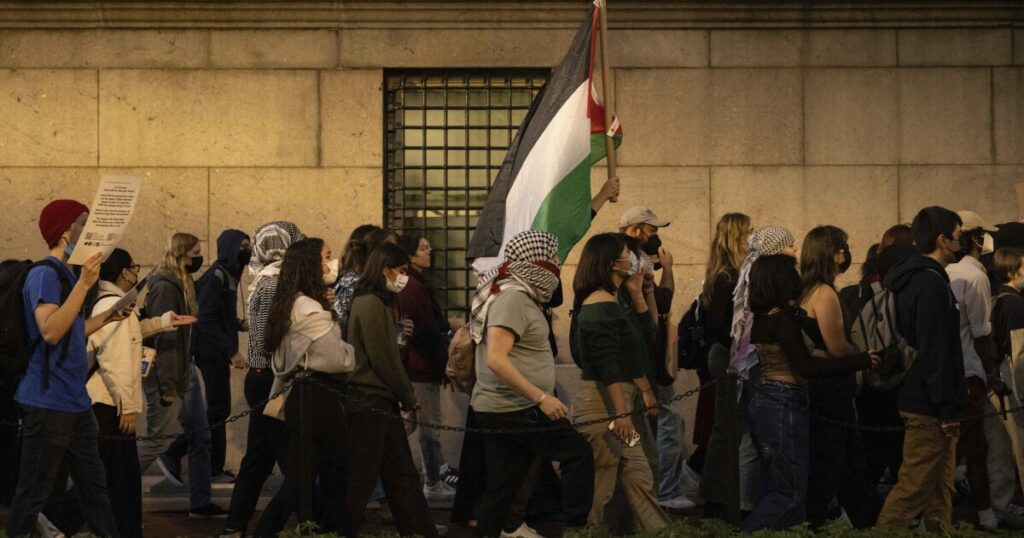 israel-war:-pro-palestinian-protesters-in-times-square-call-for-‘intifada-until-victory’