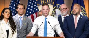 man-surrenders-after-allegedly-threatening-jewish-congressman-with-palestine-flag