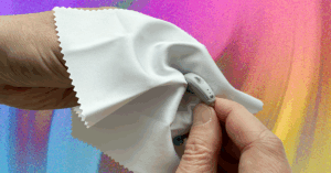 how-to-clean-hearing-aids
