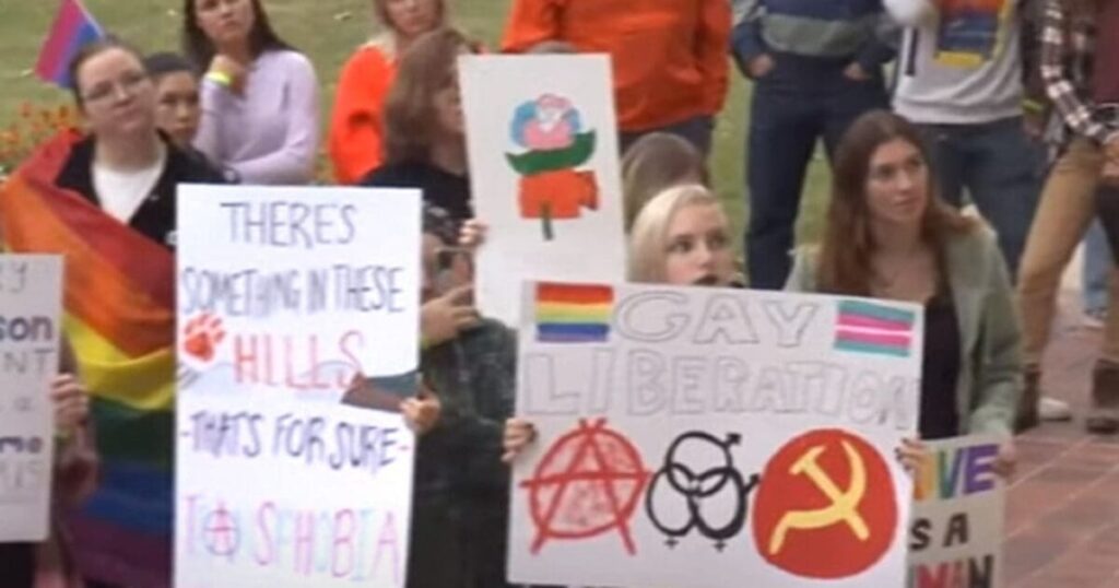 clemson-university-students-protest-after-school-removes-feminine-hygiene-products-from-campus-men’s-rooms-|-the-gateway-pundit-|-by-mike-lachance