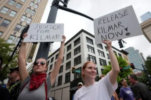 judge-rules-abrego-garcia-must-be-released-while-awaiting-trial-–-washington-examiner