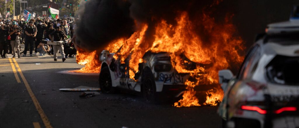 ‘obviously-i-disagree’:-top-house-dem-says-with-straight-face-there-were-no-riots-in-la