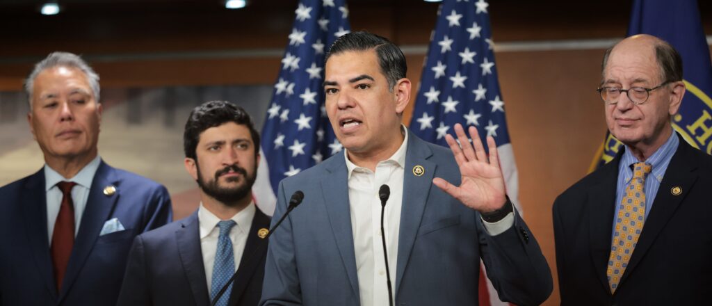 democrats-promote-rep-who-organized-luxury-trip-to-support-reputed-ms-13-gangbanger