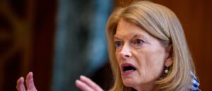 lisa-murkowski-says-she-has-considered-caucusing-with-dems