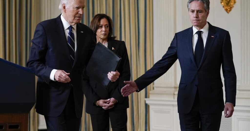 white-house-report-card:-biden-approval-ticks-up,-israel-support-helped