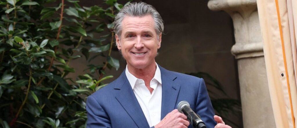 rooke:-newsom-plays-democrat-base-like-a-fiddle-and-they’re-clapping-like-seals
