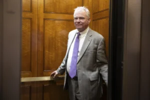 senate-rejects-tim-kaine’s-war-powers-resolution-to-curb-trump