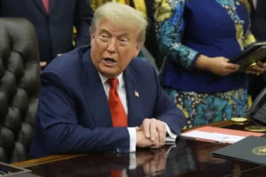 trump-trades-golf-for-bully-pulpit-ahead-of-bill-deadline