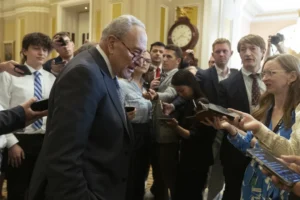 vote-a-drama:-senate-reporters-running-on-fumes-see-the-funny-side