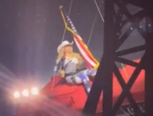 ‘stop,-stop,-stop,-stop’:-watch-beyonce’s-alarmed-response-after-concert-car-stunt-goes-awry