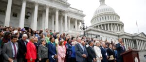 wealthy-white-liberals-reportedly-urge-democrats-to-‘be-willing-to-get-shot’-opposing-trump