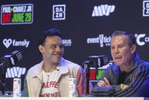 mexican-boxing-legend-defends-son-arrested-by-ice