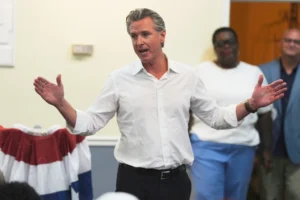 jim-clyburn-gives-nod-to-gavin-newsom’s-2028-ambitions-during-south-carolina-visit