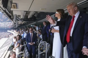 trump-waves-to-fans-as-he-takes-in-fifa-club-world-cup-final-–-washington-examiner