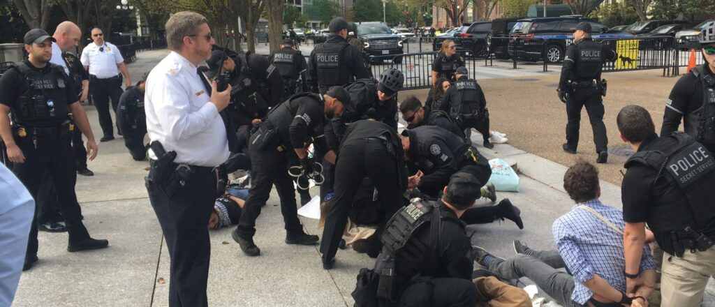 pro-palestinian-protesters-arrested-after-trying-to-‘shut-down-the-white-house’