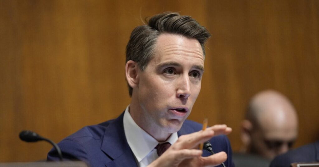 israel-war:-josh-hawley-urges-doj-investigation-into-pro-palestinian-student-groups