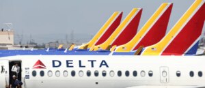 report:-delta-connection-flight-diverted-due-to
