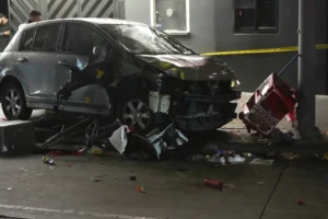 car-plows-into-crowd-in-los-angeles,-injuring-over-two-dozen-–-washington-examiner