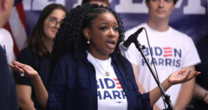 thicko-rep.-jasmine-crockett-declares-trump-a-‘wannabe-hitler’-(video)-|-the-gateway-pundit-|-by-ben-kew