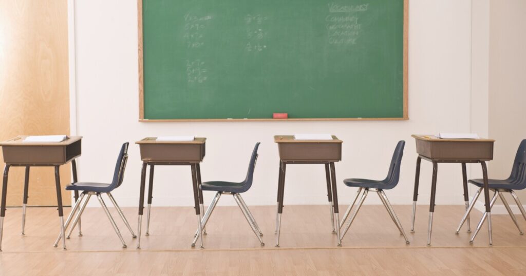 chicago-public-schools-seek-taxpayer-funds-to-renovate-nearly-empty-schools