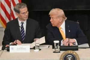 trump-denies-report-that-bessent-advised-him-against-firing-powell-–-washington-examiner