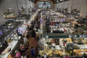 six-month-check-up-on-trump’s-economy:-inflation-and-gas-prices-down,-but-consumers-still-nervous