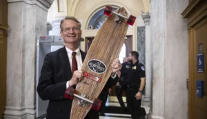 capitol-tea:-tim-burchett’s-skateboarding-dream,-fetterman’s-wardrobe