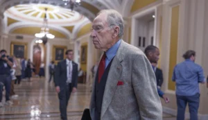 grassley-dismisses-trump’s-‘personal-insults’-over-blue-slips-–-washington-examiner