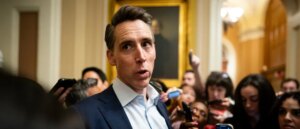 gop-sen-joins-dems-to-advance-stock-trading-ban