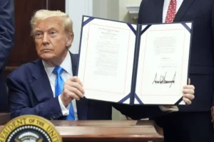 all-the-times-republicans-have-floated-tributes-to-trump