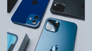 bizarre:-woman-found-dead-with-26-iphones-glued-to-her-body-|-the-gateway-pundit-|-by-anthony-scott