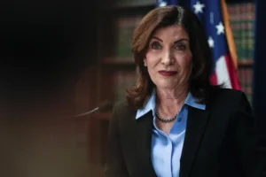 watch-live:-kathy-hochul-welcomes-texas-democratic-lawmakers-to-new-york