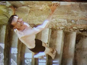 montana-governor-orders-state-support-in-manhunt-for-bar-shooter