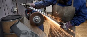 report:-man-calls-cops-to-his-door,-charges-them-with-sword