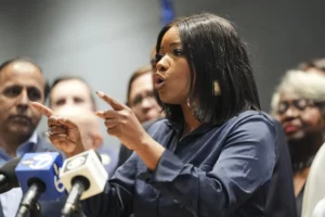 crockett-may-have-to-‘earn’-texas-seat-amid-redistricting:-joe-concha