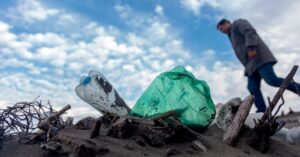 central-american-beaches-are-being-overrun-with-local-and-foreign-plastic