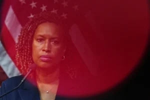 bowser-cooperating-with-trump’s-dc-takeover-despite-past-clashes