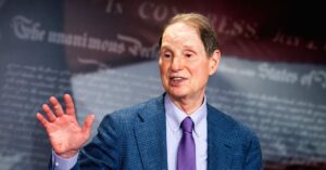 senators-press-howard-lutnick’s-former-investment-firm-over-tariff-conflict-of-interest-concerns