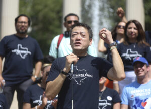 texas-democrats-return-to-state-for-second-session-on-gop-redistricting