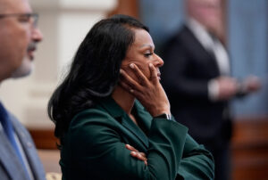 texas-democrat-stuck-in-house-chamber-after-refusing-gop-mandate-for-police-escort