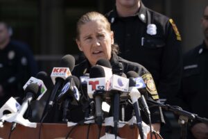 fired-la-fire-chief-accuses-bass-of-‘misinformation’-campaign-after-wildfires