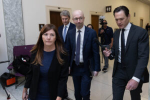 biden-spokesman-ian-sams-only-met-former-president-twice,-comer-says