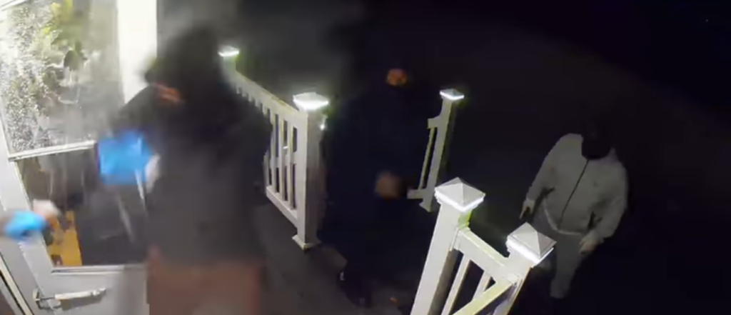 video-shows-homeowner-shooting-at-burglars-pretending-to-be-police-in-break-in-attempt