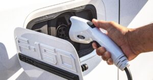 should-the-company-trucks-go-electric?-depends-on-when-you-charge