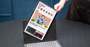 lenovo’s-new-laptop-concept-can-swivel-the-screen-from-landscape-to-portrait