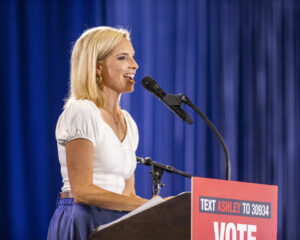 thune-and-scott-gather-behind-ashley-hinson-in-iowa-senate-race