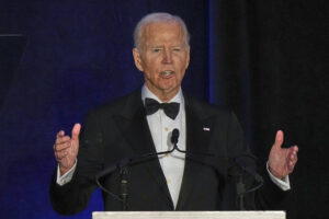 white-house-memos-show-biden-contradicting-team-on-pardons