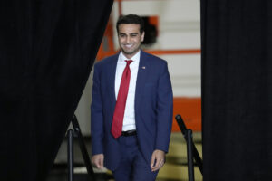 arizona-congressman-backs-bill-protecting-ice-agents