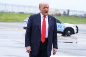 ‘we’re-not-going-to-war’-with-chicago,-trump-says-after-meme-post