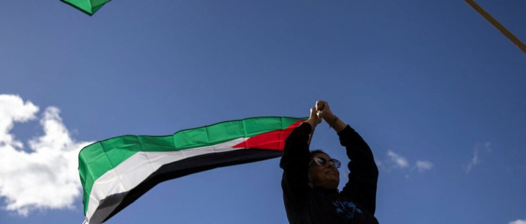 fact-check:-video-uses-clips-from-before-isreal-hamas-conflict,-not-muslims-going-to-fight-israelis